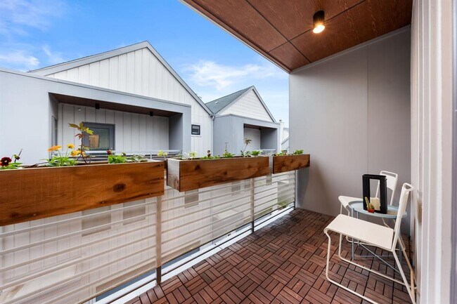 Building Photo - 5924 S Congress Ave