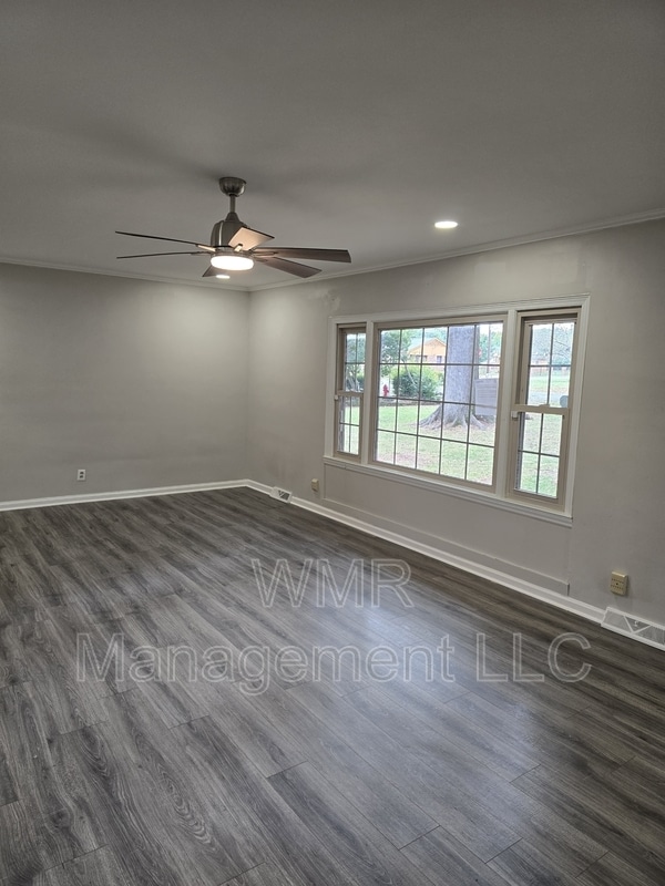 Building Photo - 420 Downey Pl