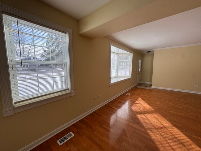 Building Photo - 460 N Lake Shore Dr