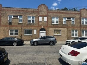 Building Photo - 346 Highland Ave