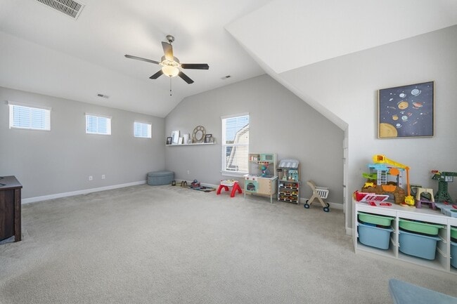 Building Photo - 1824 Hazelwood Rd