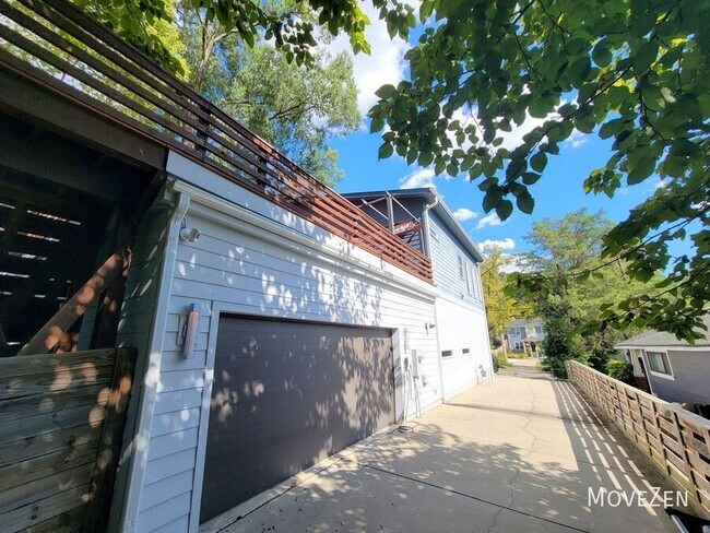 Building Photo - 1121 N Alexander St
