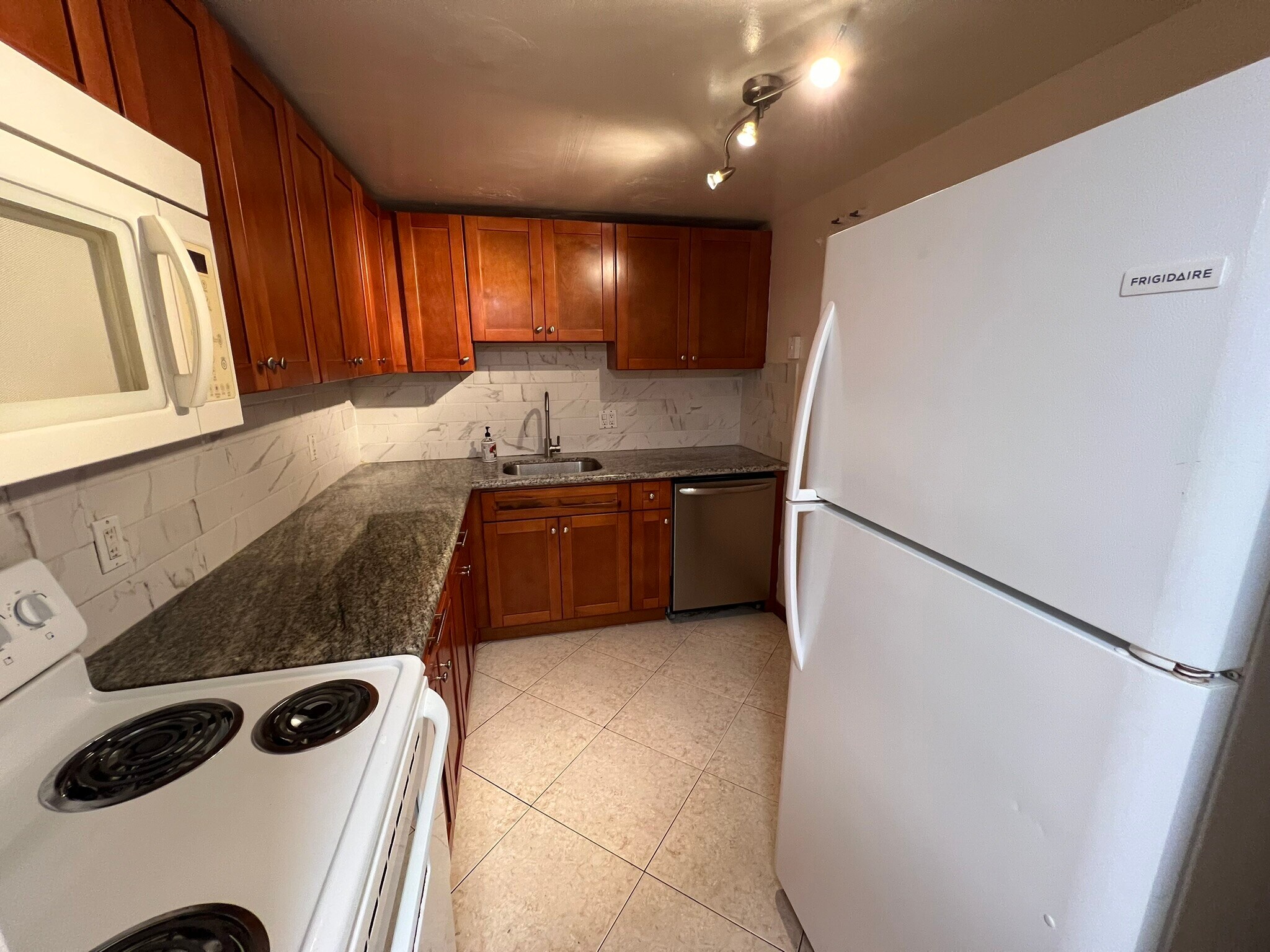 Building Photo - 7745 SW 86th St