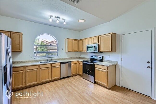 Building Photo - 2733 E Gary Way