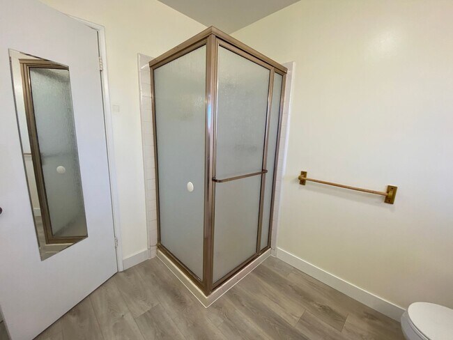 Building Photo - Spacious Hacienda Heights Home with a Pool