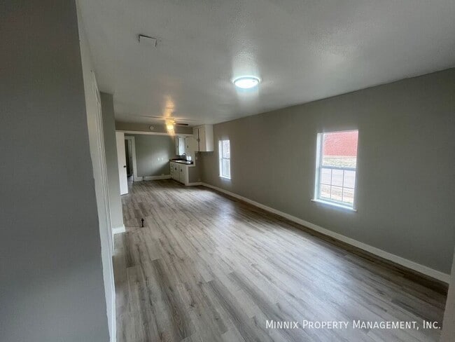 Building Photo - 950 S 10th St