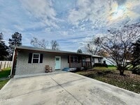 Building Photo - 824 Noragate Rd