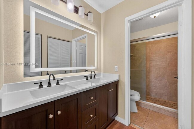 Building Photo - 9315 Wedgewood Dr