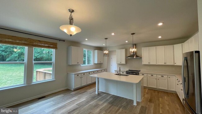 Building Photo - 38 Sutter Dr