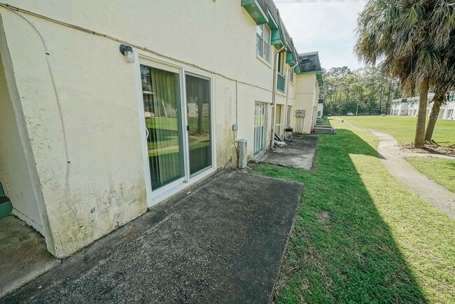 Building Photo - 2325 W Pensacola St