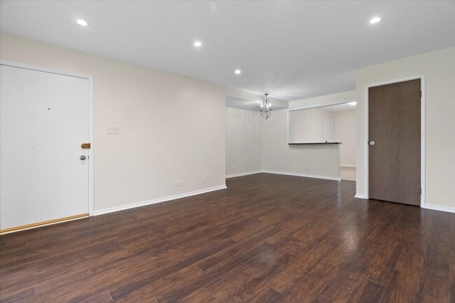 Building Photo - 9458 Bay Colony Dr