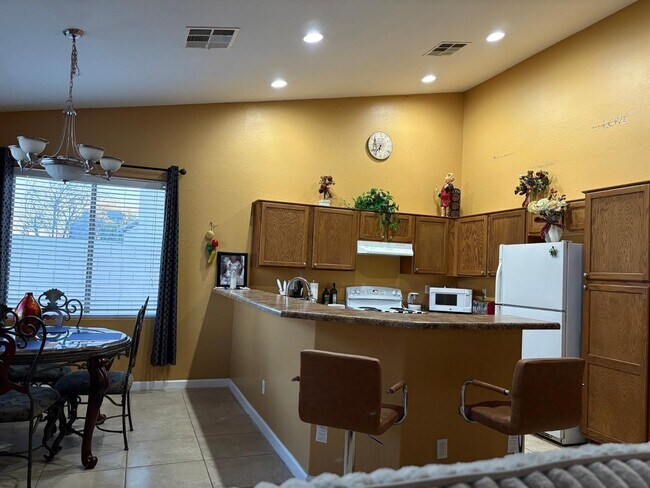 Building Photo - 7408 W Wolf St