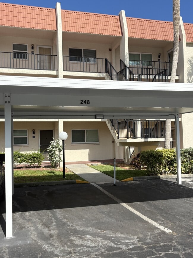 Building Photo - 210 Santa Maria St