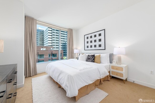 Building Photo - 301 Main St