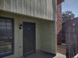 Building Photo - 7912 Bles Ave