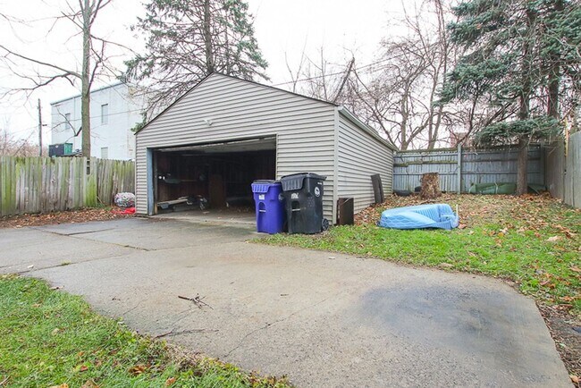 Building Photo - 2811 Henninger Rd