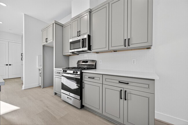 Building Photo - 4330 Avron Dr