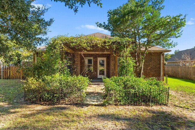 Building Photo - 554 Camellia Ct