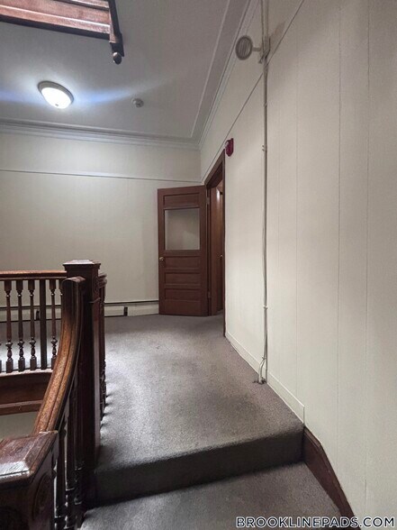 Building Photo - 1063 Beacon St