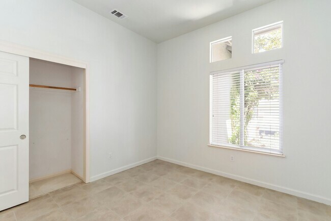 Building Photo - 2932 Prado Ln