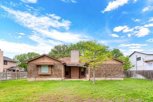 Building Photo - 13722 Hunters Hawk
