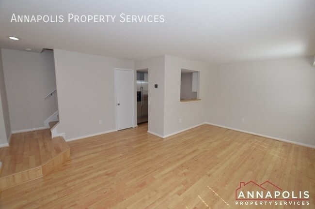 Building Photo - 1424 Greendale Ct