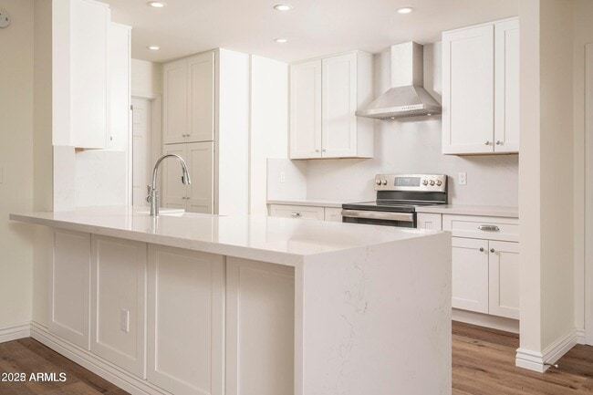 Building Photo - 6016 E Evans Dr