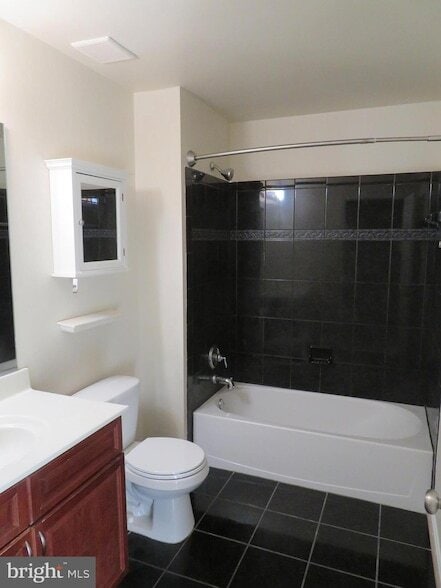 Building Photo - 3700 Bedford Dr