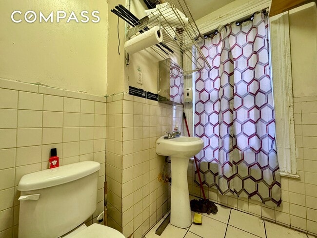 Building Photo - 393 Classon Ave