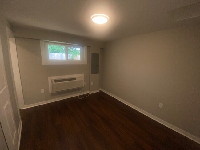 Building Photo - 75 W Moler St