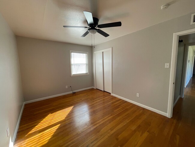 Building Photo - Spacious Home with Fenced Backyard