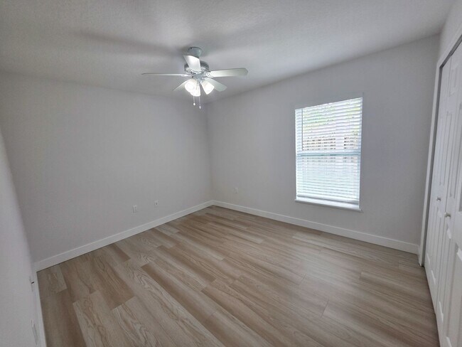 Building Photo - Beautiful 4 Bedroom in Gated Compass Pointe