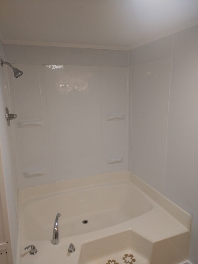 Building Photo - 203 Old Pittsburgh Rd