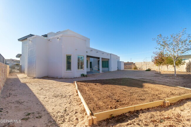 Building Photo - 864 Lemington St