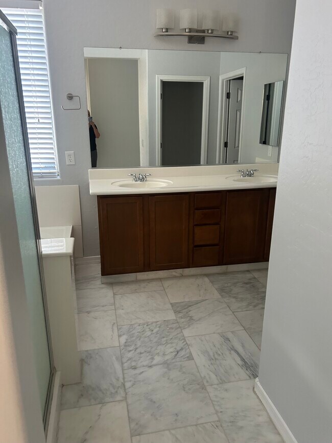 Building Photo - 4775 E Cloudburst Ct