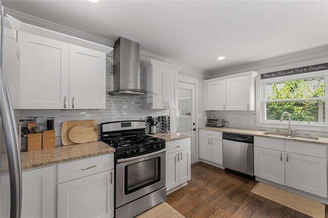 Building Photo - 1134 Knott St SE