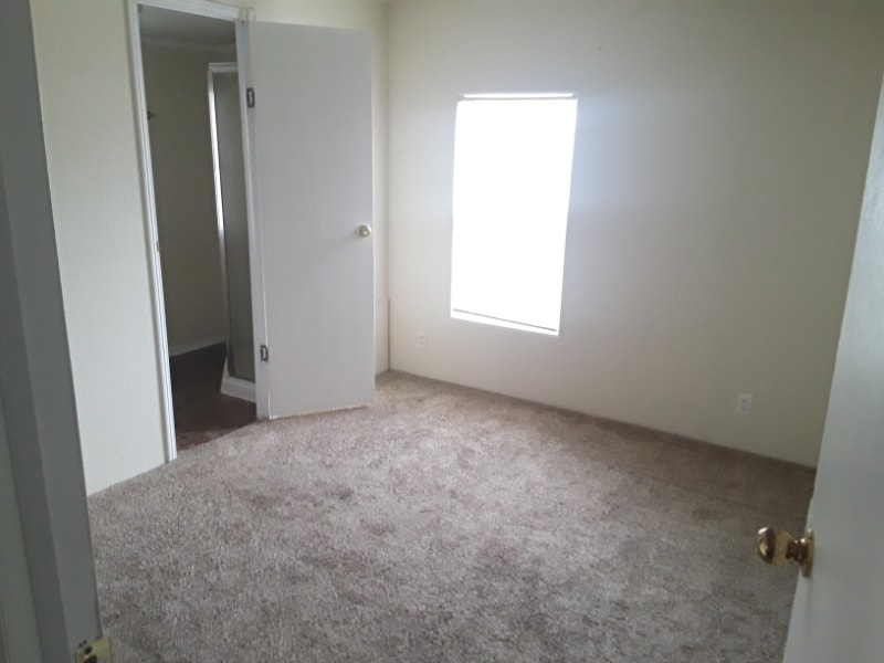 Building Photo - 503 Uhland Rd