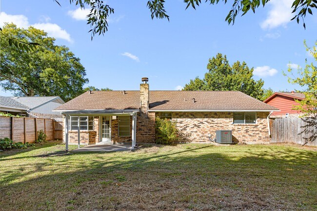 Building Photo - 19411 Long Lake Dr