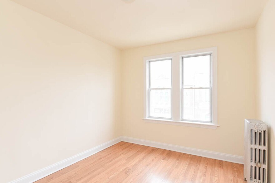 Building Photo - 2600 N Kimball Ave