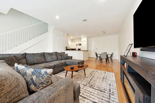 Building Photo - 1416 NE 4th Ct