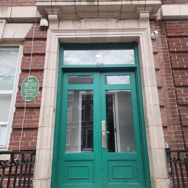 Building Photo - 93 Elliott Ave