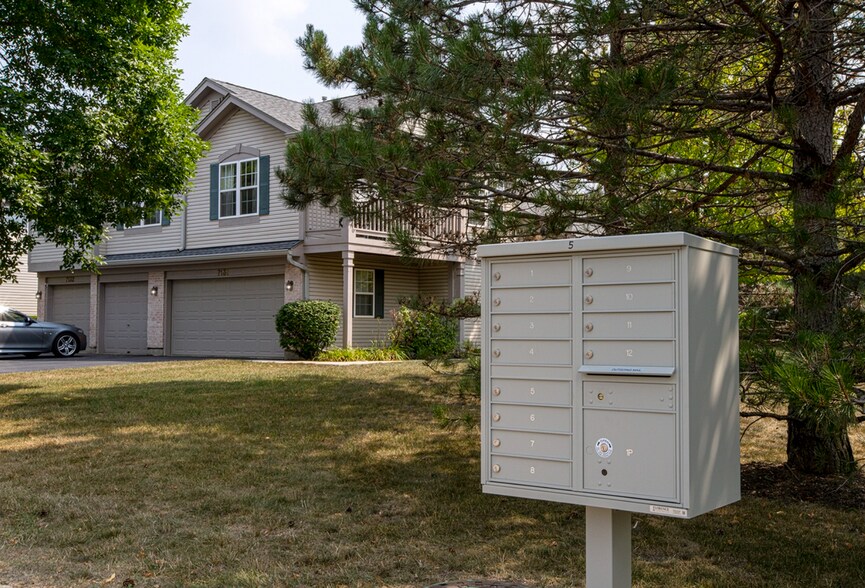 Building Photo - 7134 S Stratton Ln