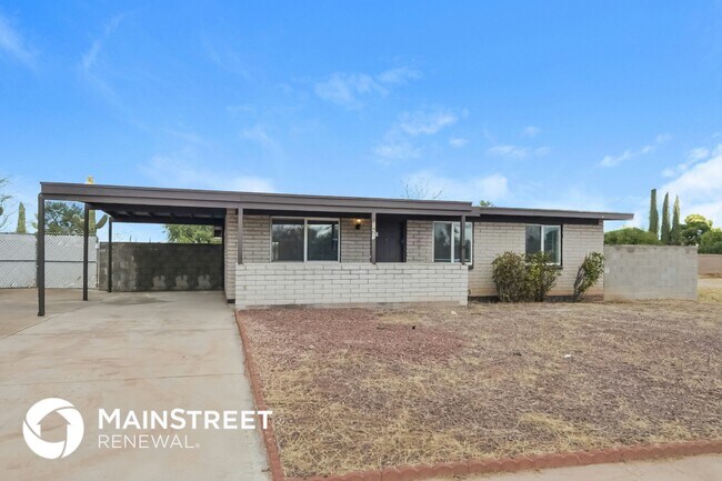 Building Photo - 7651 E Poinciana Dr