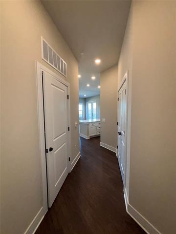 Building Photo - 111 Town Pl