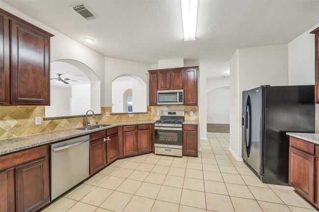 Building Photo - 7414 Compass Rose Dr