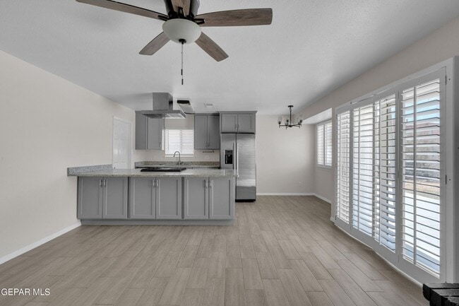 Building Photo - 10516 Cuesta Brava Ln