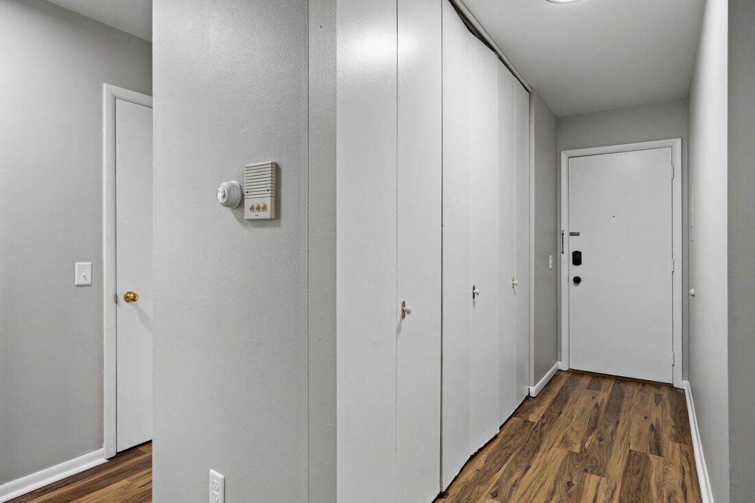 Building Photo - 4934 Whitcomb Dr