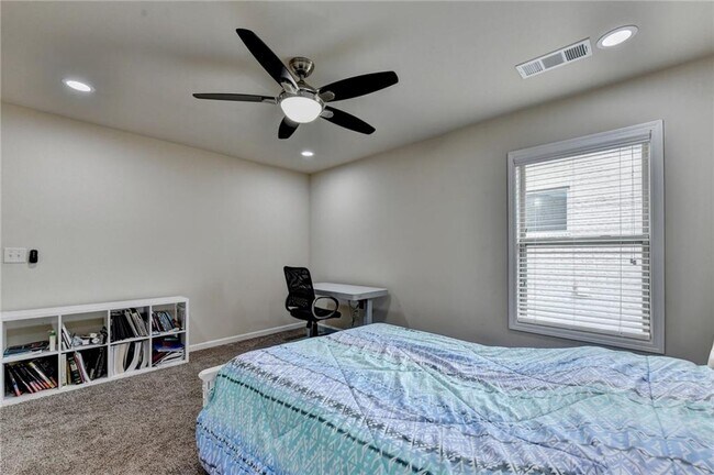Building Photo - 2205 Copperfield Dr
