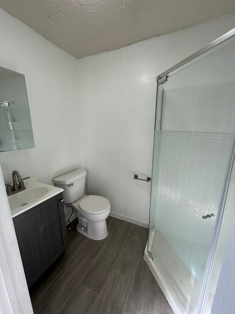 Building Photo - 1222 Columbia St