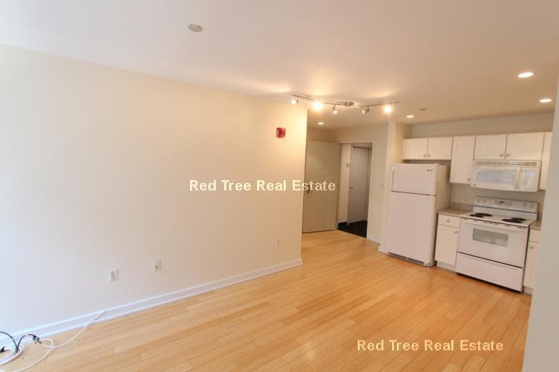 Building Photo - 40 Boylston St